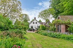 Tuin, achtergevel en bijgebouw.jpg